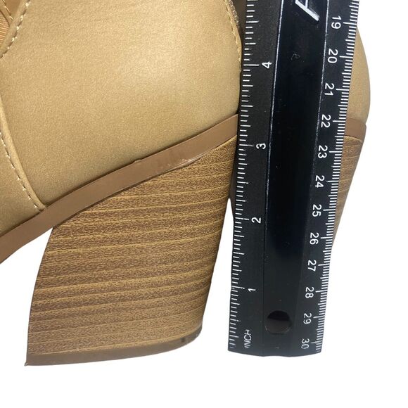 SODA Women's Chunky Heel Tan Beige Ankle Boots Booties Size 6.5 Pointed Toe Zip - Picture 7 of 13